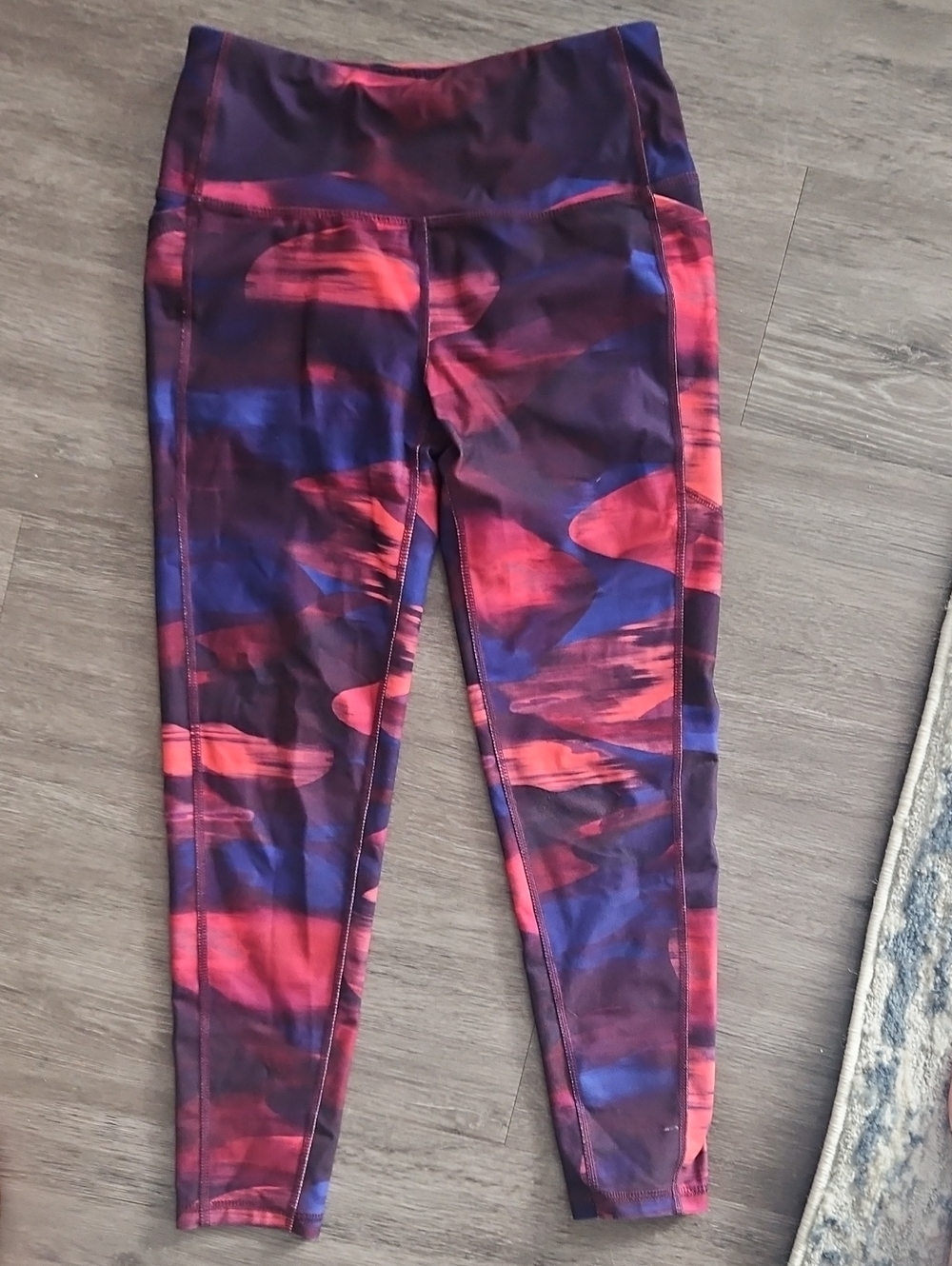 SET OF 4 LEGGINGS Under Armour, DSG, Abstract Print, Star Pattern Leggings